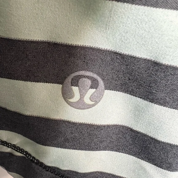 L-105 🍋 Lululemon 🍋 Run: Get Up And Glow Jacket *Reflective 360 - Picture 10 of 12